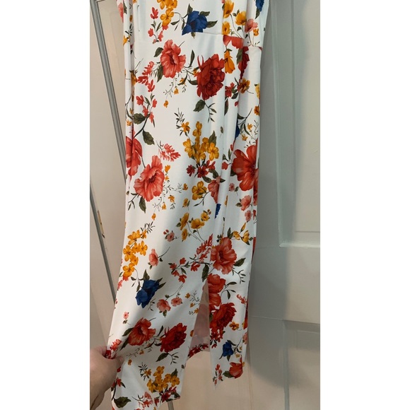 Forever 21 Floral Dress - Picture 3 of 4